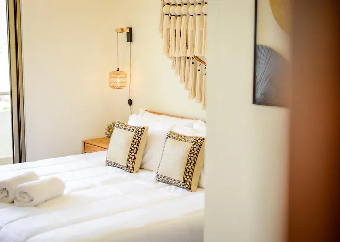 New! Elegant & Wonderful In Excellent Area By Yeah *